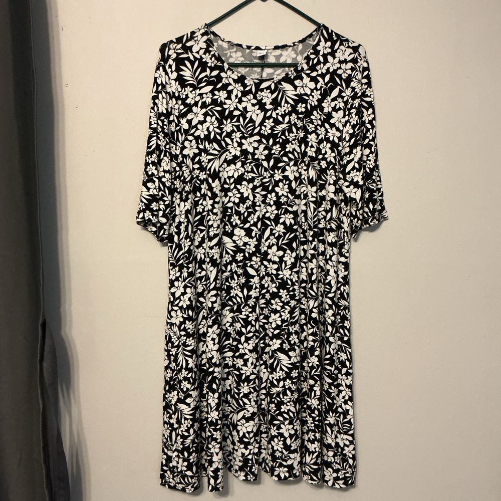 Black & White Floral Swing Dress - Women's Casual